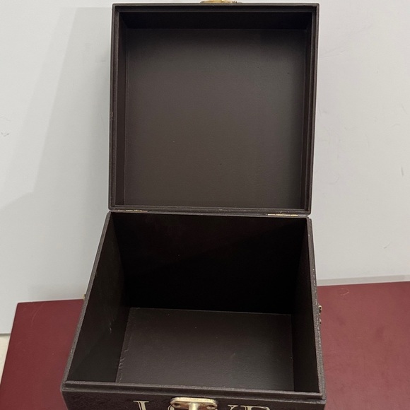 Wooden recipe box with the text "LOVE is where your story begins" on the front - Picture 5 of 9